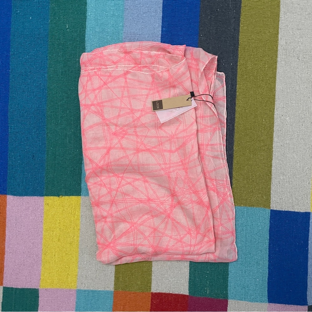 new with tags pink geometric pattern look scarf